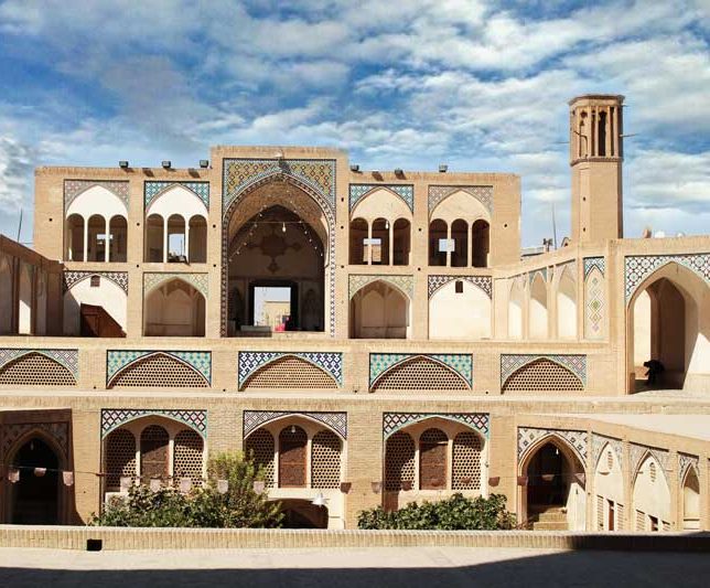 مسجد و مدرسه آقا بزرگ کاشان