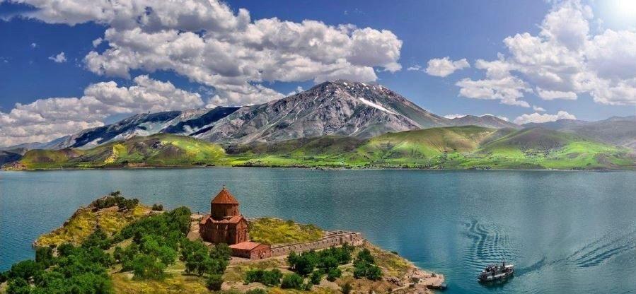 دریاچه وان در ترکیه